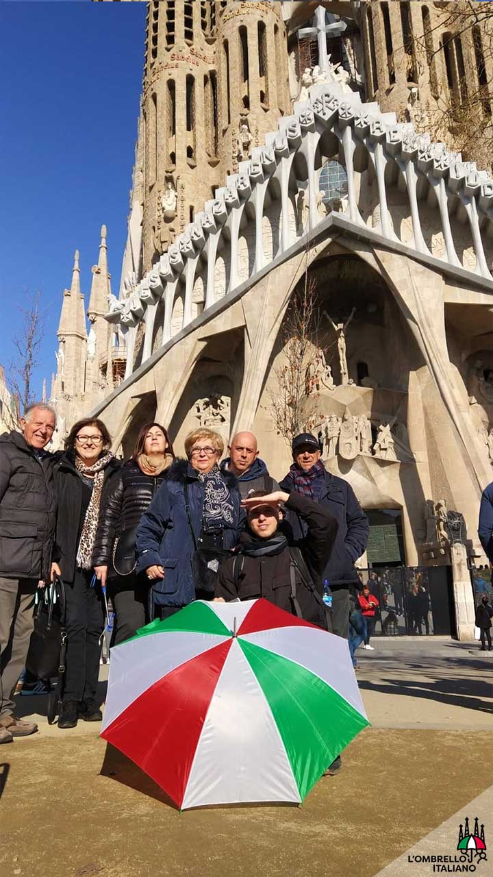 Free tour di Barcellona e della Sagrada Famiglia. L'ombrello Italiano
